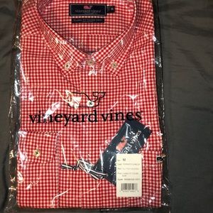 Brand new vineyard vines classic fit tucker shirt
